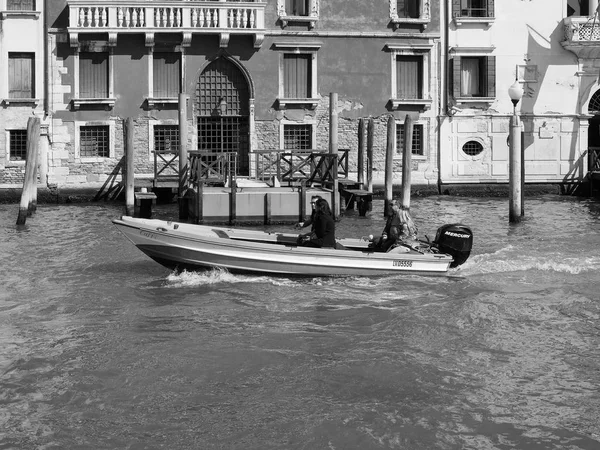 Canal grande in venedig in schwarz und weiß — Stockfoto