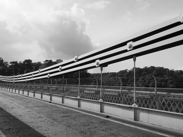 Clifton Suspension Bridge a Bristol in bianco e nero — Foto Stock