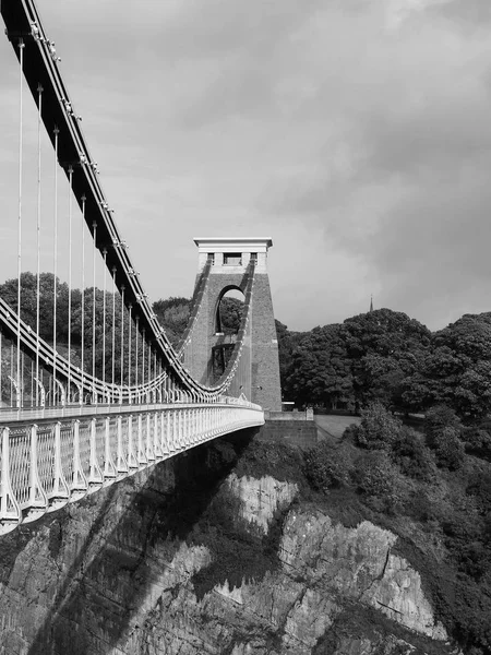 Clifton Suspension Bridge v Bristolu v černé a bílé — Stock fotografie