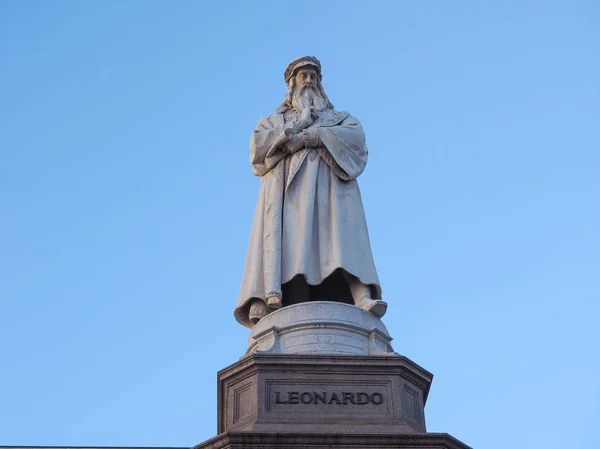 밀라노에 Leonardo da Vinci 기념물 — 스톡 사진