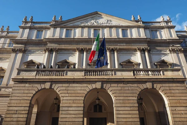 Teatro alla Scala in Milan — Stock Photo, Image