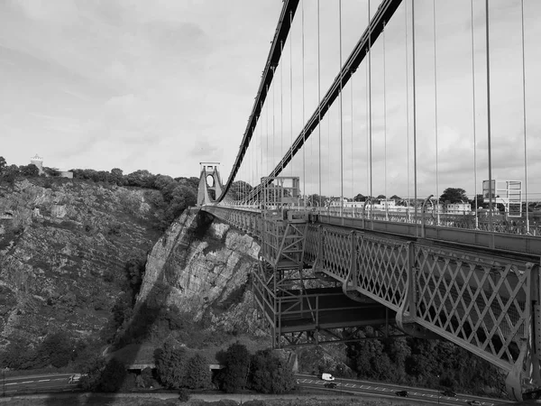 Most Clifton Suspension Bridge w Bristolu w czerni i bieli — Zdjęcie stockowe