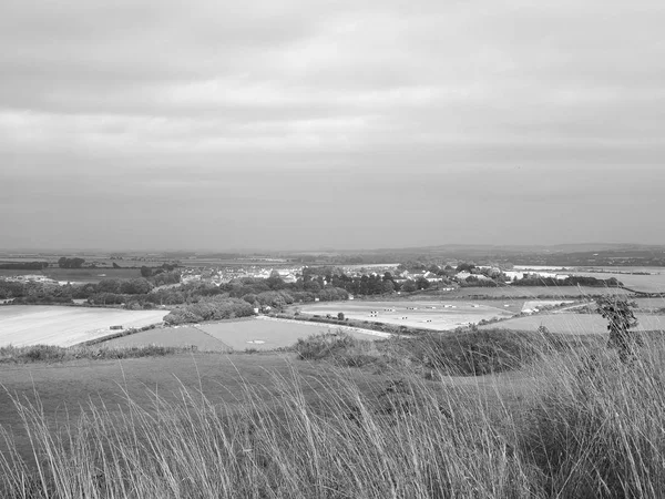 Old Sarum Castle ruins in Salisbury in black and white — Stock Photo, Image