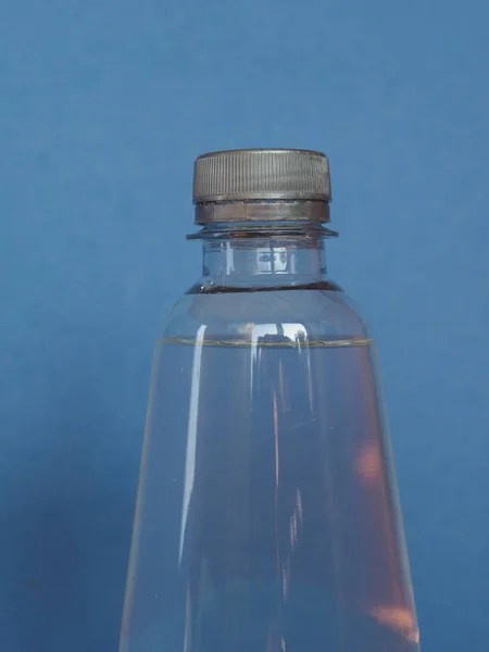 Butelka wody z miejsca kopii — Zdjęcie stockowe