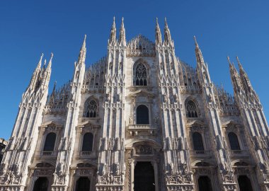 Milano duomo (katedral anlamına gelir)