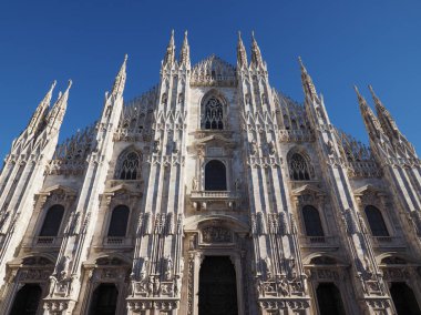 Milano duomo (katedral anlamına gelir)