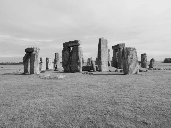 Monumento a Stonehenge en Wiltshire en blanco y negro — Foto de Stock