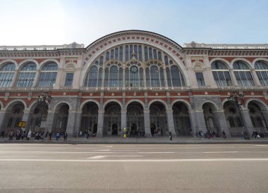 Torino 'daki Porta Nuova İstasyonu