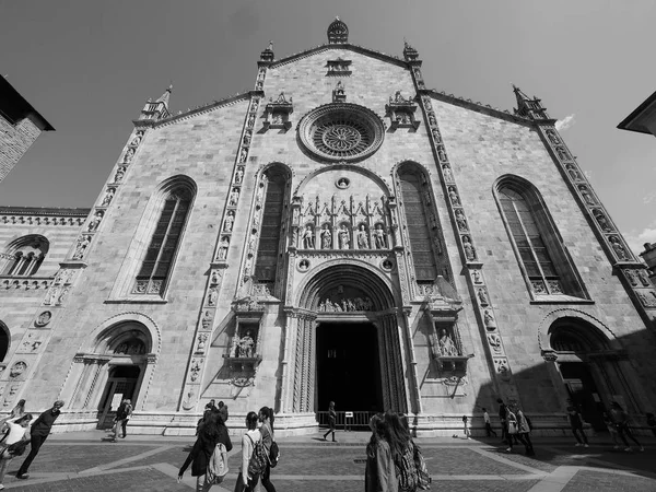 Catedral de la iglesia de Como en blanco y negro — Foto de Stock