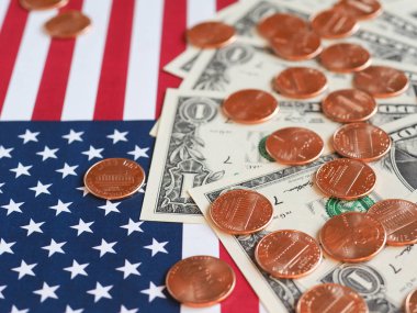 Doları notlar ve sikke ve Amerika Birleşik Devletleri bayrağı