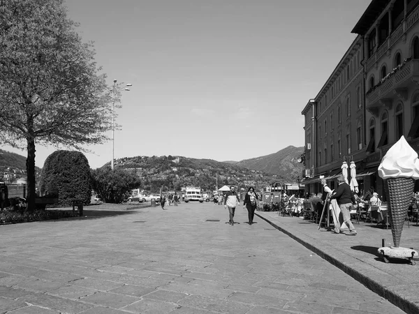 Vista de la ciudad de Como en blanco y negro — Foto de Stock