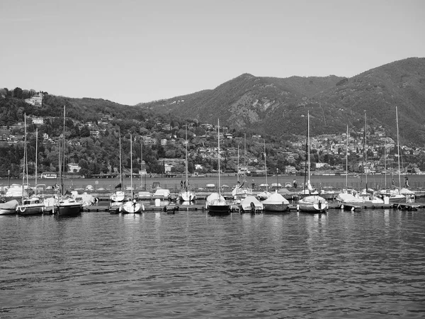 Veduta del Lago di Como in bianco e nero — Foto Stock