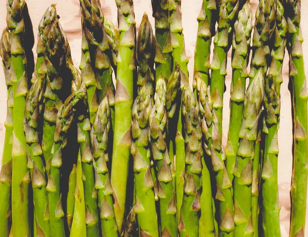 Verduras de espárragos verdes, aspecto vintage desvanecido —  Fotos de Stock