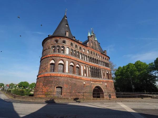 Holstentor (Puerta de Holsten) en Luebeck — Foto de Stock