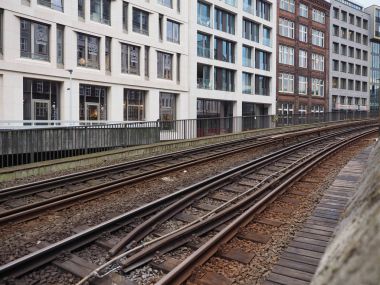 Hamburg'da S Bahn (S tren)
