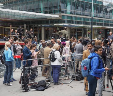 Corbyn Londra için bekleyenler