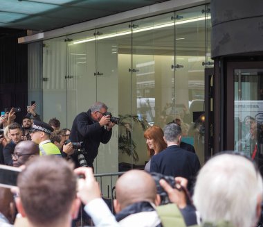 Corbyn Londra için bekleyenler