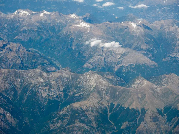 Luchtfoto van de Zwitserse Alpen — Stockfoto