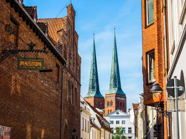 Luebecker Dom in Luebeck hdr — kuvapankkivalokuva