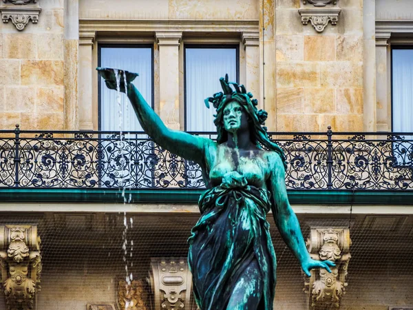 Hygieia Fountain in Hamburg hdr — Stock Photo, Image