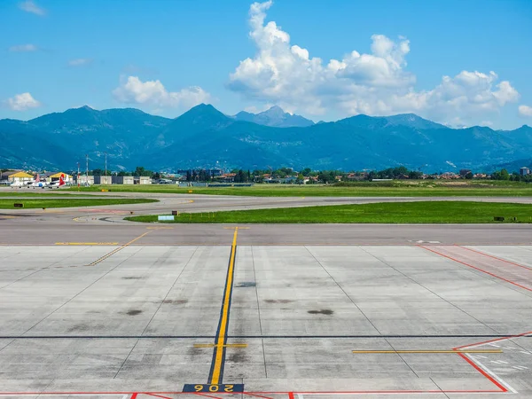 Bergamo Orio Al Serio Havaalanı pist hdr