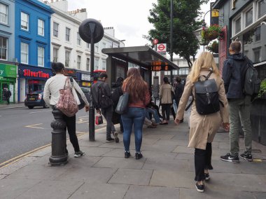 İnsanlar merkezi Londra'da
