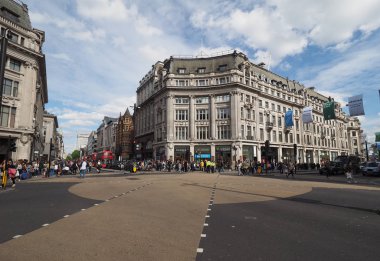 Oxford Circus Londra insanlarda