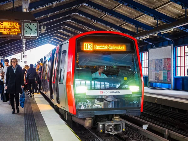 S-Bahn (S-trein) in Hamburg hdr — Stockfoto