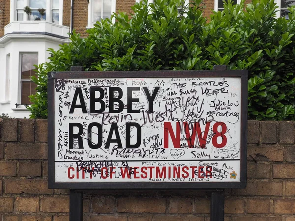 Abdij verkeersbord in Londen — Stockfoto
