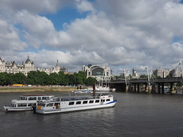 Charing Cross in London — Stockfoto