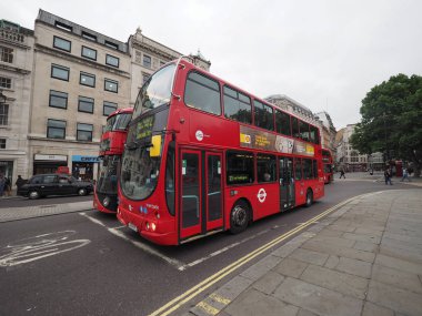 Londra'nın kırmızı otobüs