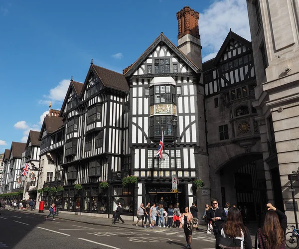 Özgürlük alışveriş merkezinde Londra