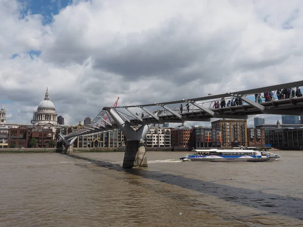 Puente del Milenio en Londres —  Fotos de Stock