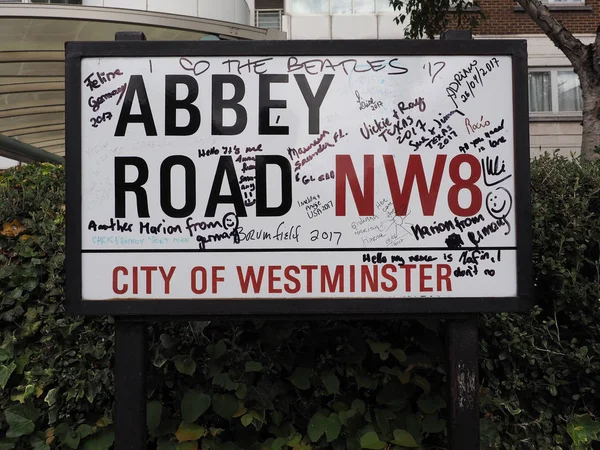 Abbey Road sign in London — Stock Photo, Image