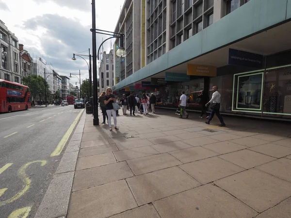 Londra Oxford Street insanlar — Stok fotoğraf