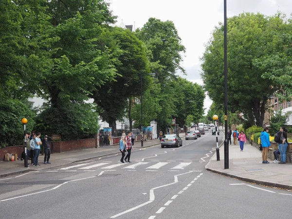 Abbey road Londra geçitte