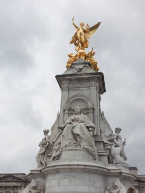 Londra'da Kraliçe victoria Anıtı