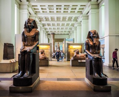 Turistler (Hdr Londra'da British Museum'da)