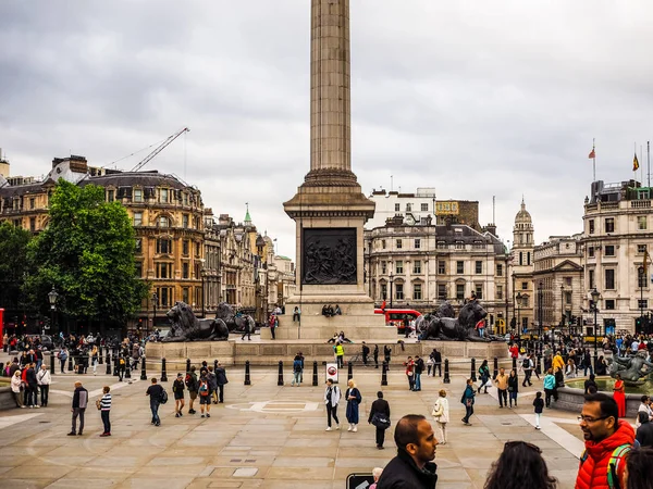 Emberek, a Trafalgar Square, London (hdr) — Stock Fotó