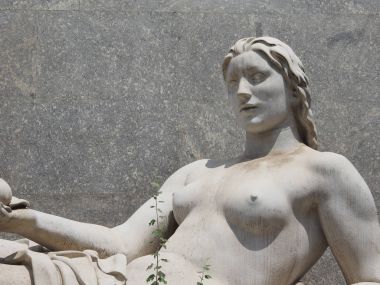 Turin Dora heykeli