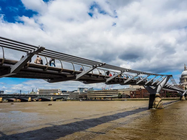 ミレニアム ・ ブリッジ、ロンドン (Hdr) — ストック写真