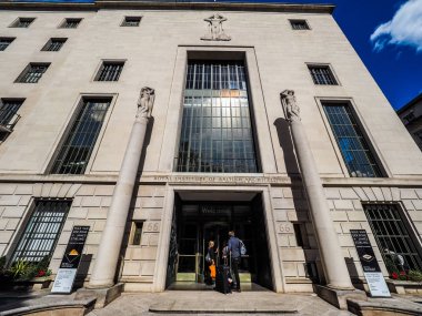 Kraliyet Enstitüsü, İngiliz mimar (hdr Londra'da)