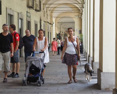 Via Po Torino'da insanlar