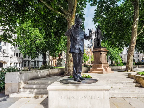 Estatua de Mandela en Londres (hdr ) — Foto de Stock