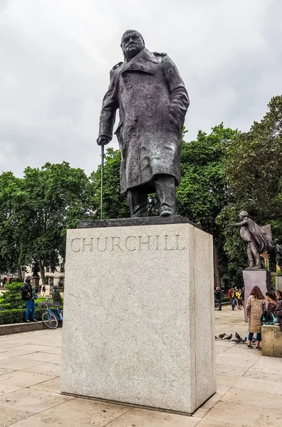 Churchill standbeeld in Londen (hdr) — Stockfoto