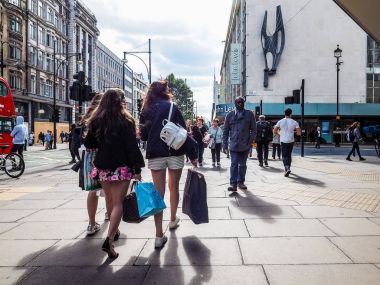 Oxford Street Londra (hdr insanlarda)