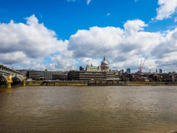 Floden Themsen i London (Hdr) — Stockfoto