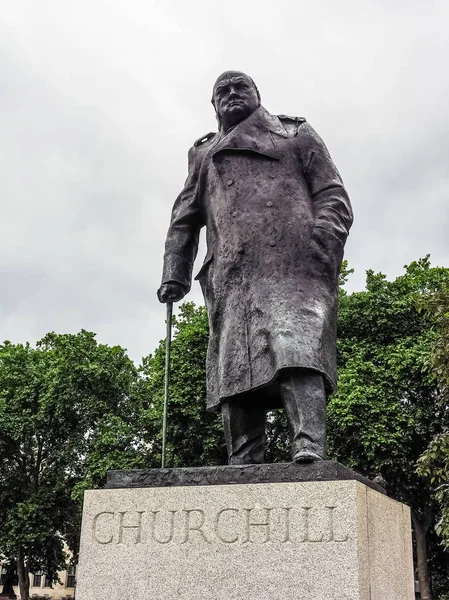 Churchill posąg w Londynie (hdr) — Zdjęcie stockowe