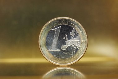 1 euro para, altın arka plan üzerinde Avrupa Birliği