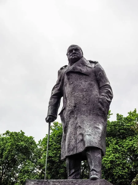 Churchill standbeeld in Londen (hdr) — Stockfoto